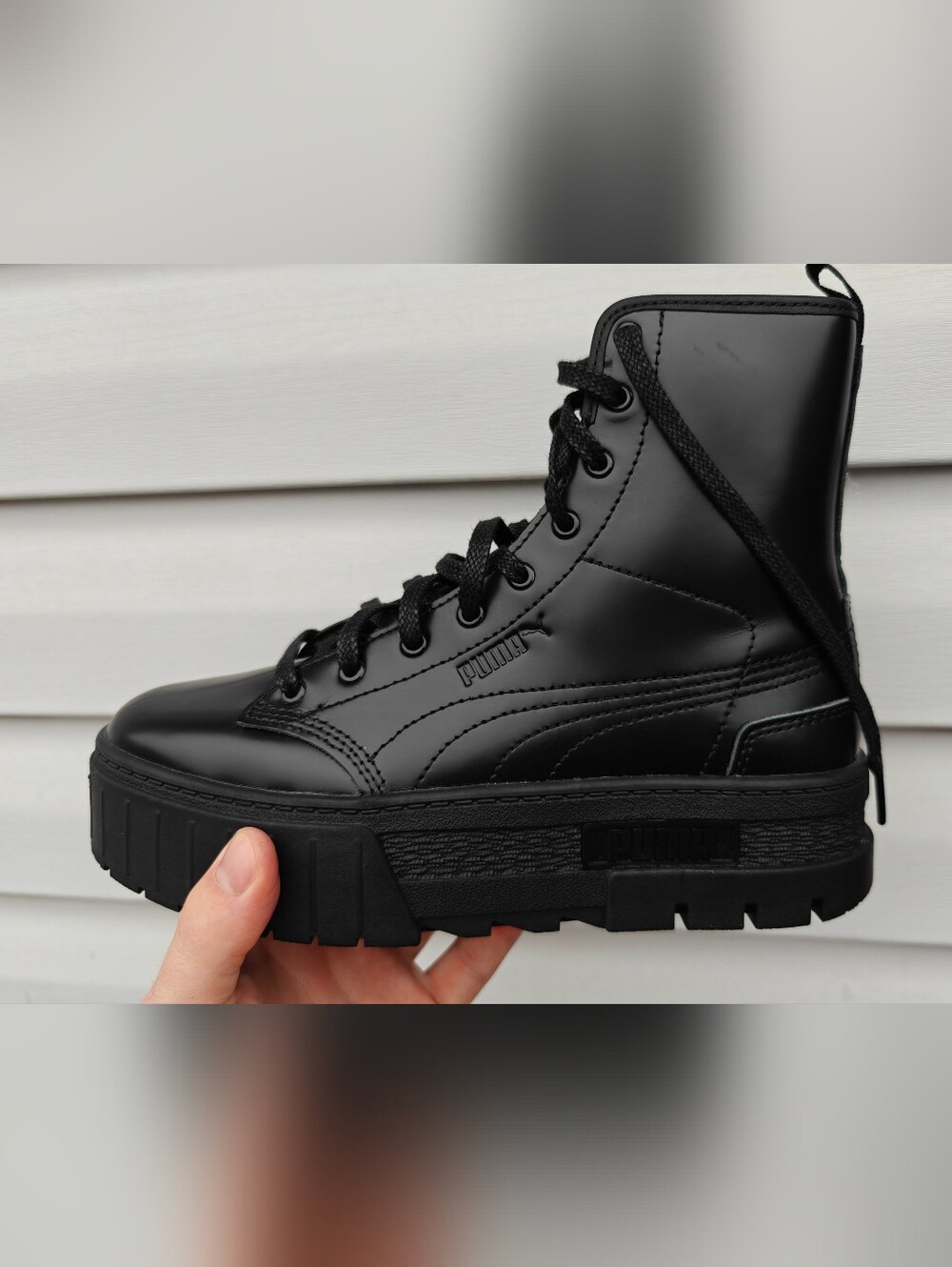 BLACK PLATFORM SNEAKERS BY PUMA SIZE 6.5 WOMANS